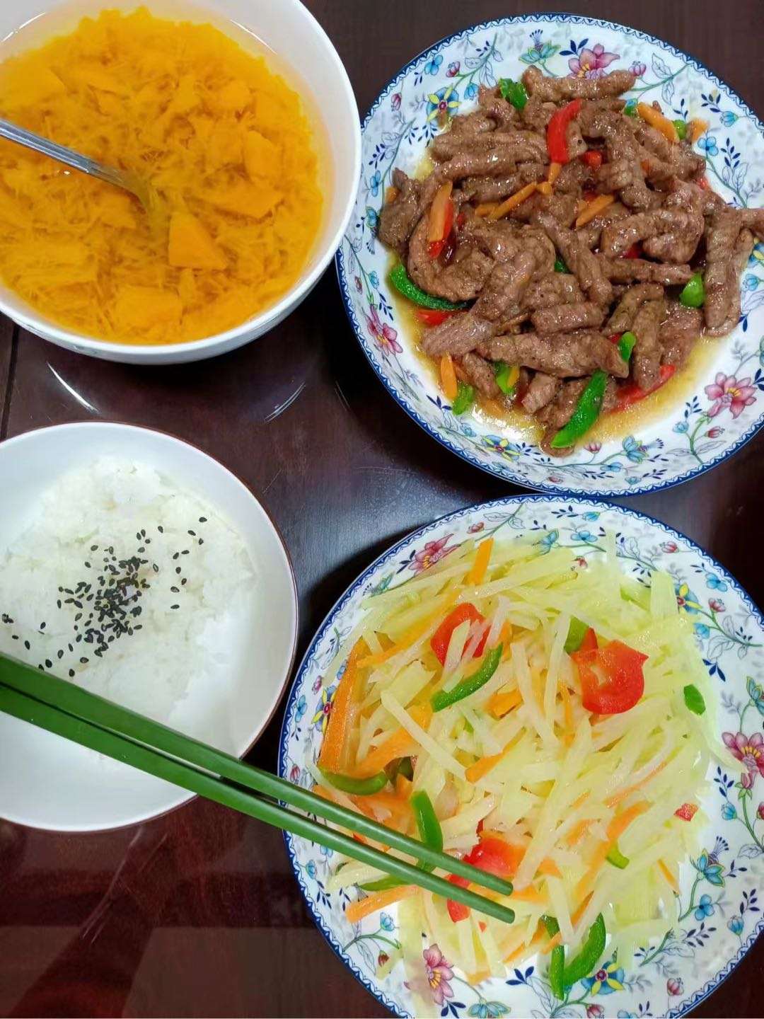 王阿姨年纪轻.6年月嫂经验，脾气好，干净卫生