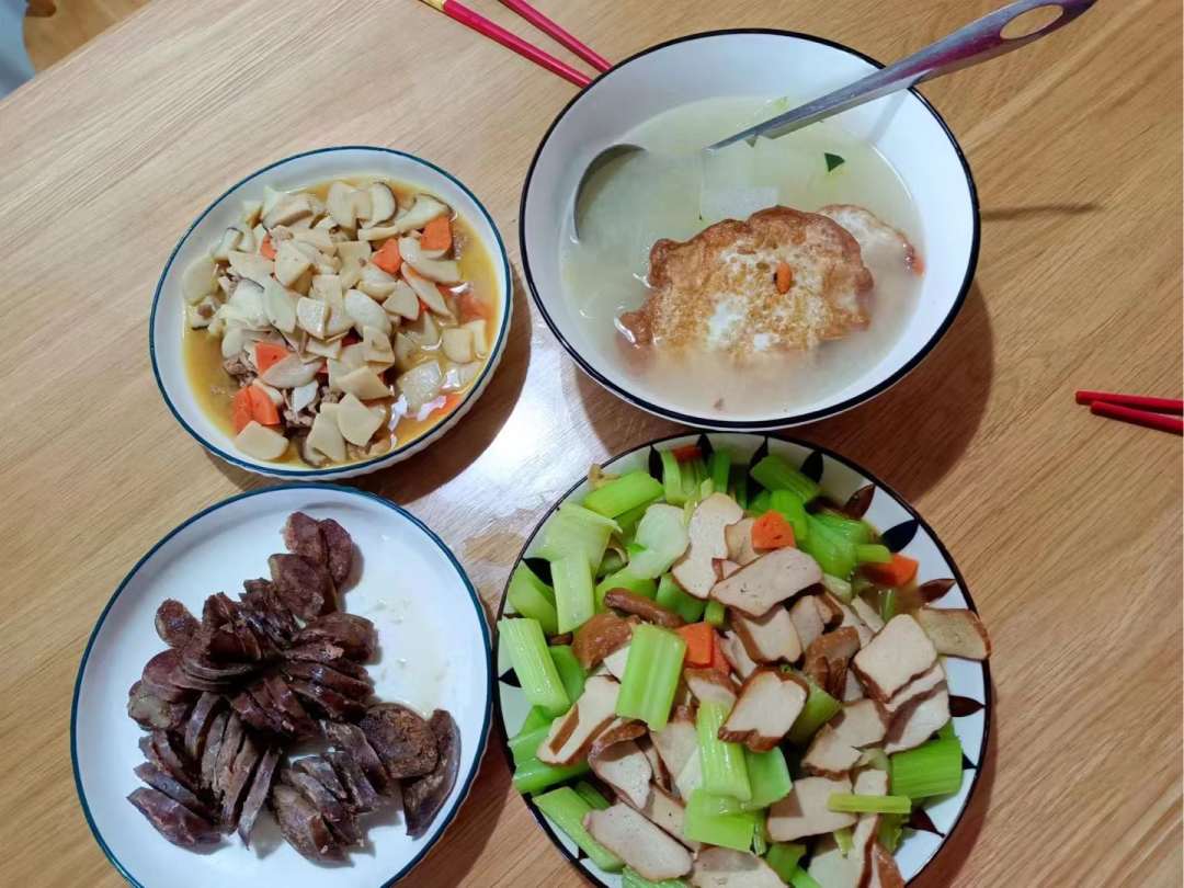 王阿姨年纪轻.6年月嫂经验，脾气好，干净卫生