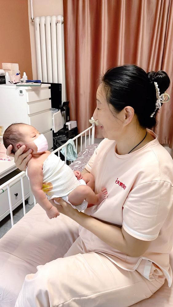 天鹅到家,一个成熟专业的月嫂公司