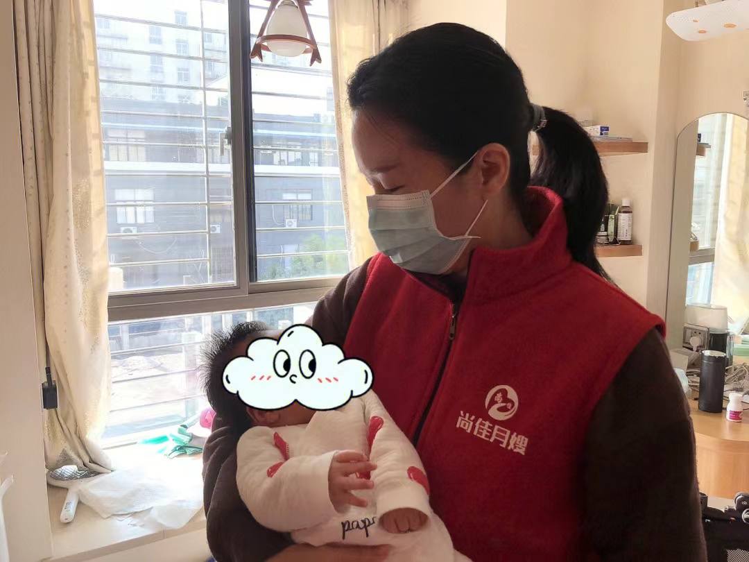 汕头宝藏月嫂拍了拍你👏