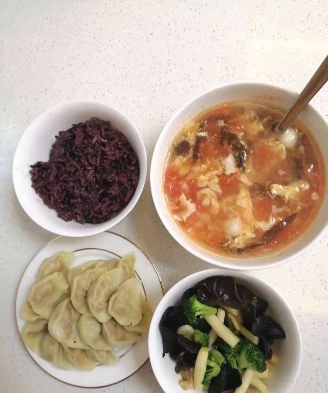 呵护母婴，胜似亲人