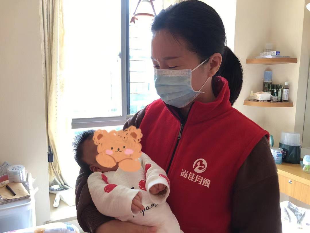 汕头宝藏月嫂拍了拍你👏