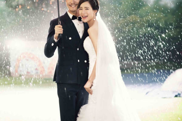 MS慕色高端婚纱摄影雨中世界案例