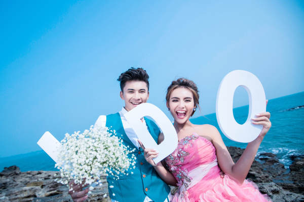 海岸高端定制婚纱摄影花海案例