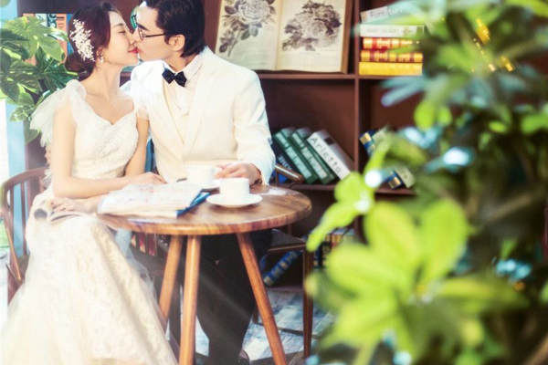 施华洛婚纱摄影花海案例