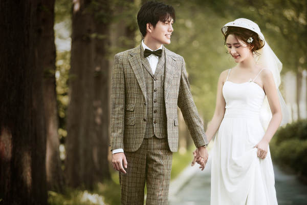 爱情万岁婚纱摄影个性案例