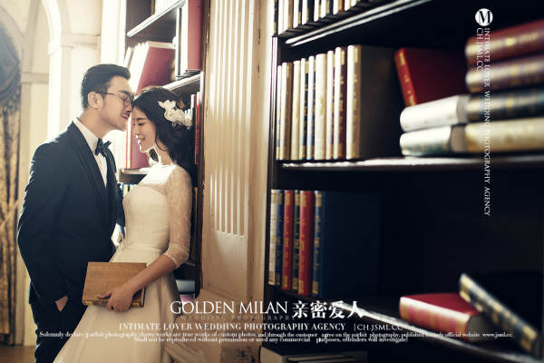 亲密爱人婚纱摄影宫殿教堂案例