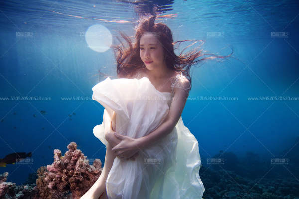 铂爵婚纱摄影水下婚纱案例