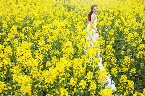 瞳孔高端婚纱摄影基地油菜花庄园案例