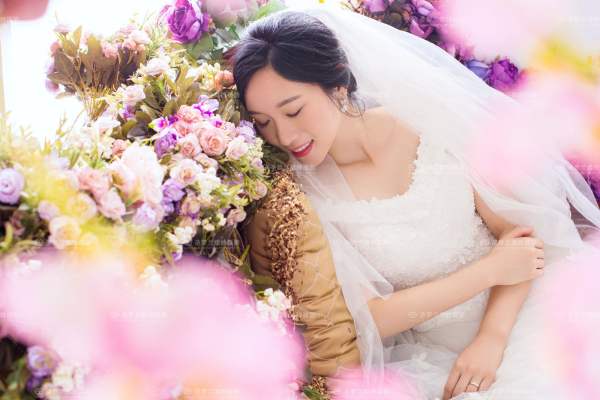 圣罗兰婚纱摄影尊荣馆欧美案例