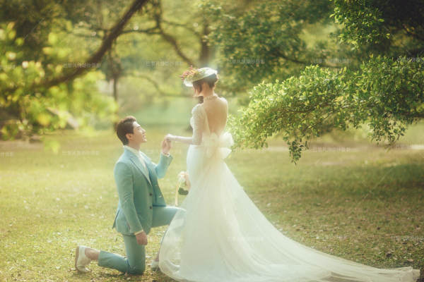 巴黎风情婚纱摄影花海案例
