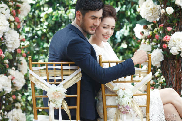 艾城婚纱摄影工作室花海案例
