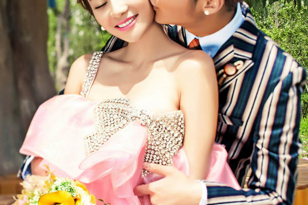 蒙娜丽莎婚纱摄影城市地标案例