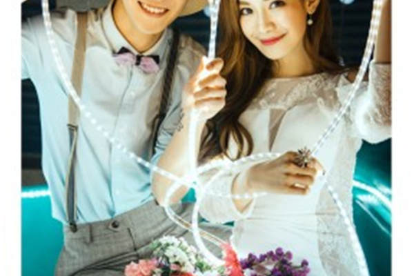 新疆美人映画婚纱摄影城市地标案例