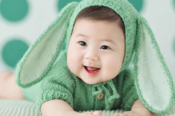 【百天照】·1个主题·5套服装·22张精修·拍摄90分钟