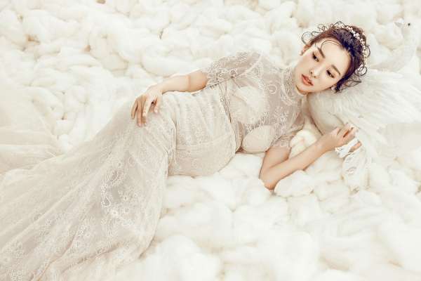【妈妈照】·3个主题·3套服装·16张精修·拍摄120分钟