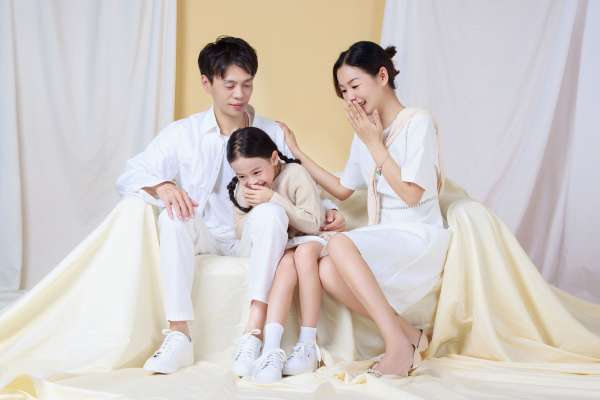 【亲子照】·3个主题·3套服装·23张精修·拍摄180分钟