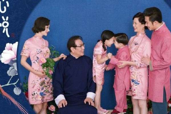 【全家福】·2个主题·2套服装·32张精修·拍摄99分钟