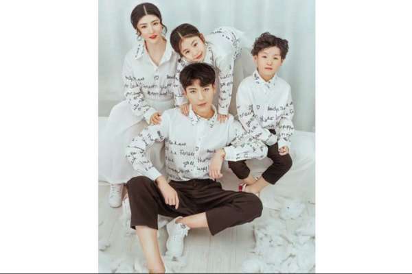 【全家福】·2个主题·3套服装·20张精修·拍摄180分钟