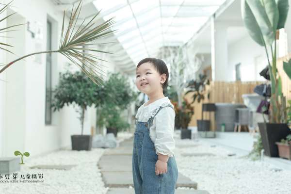 【外景系列】·3个主题·3套服装·25张精修·拍摄90分钟