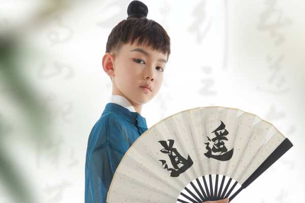 【儿童摄影】·2个主题·2套服装·4张精修·拍摄60分钟