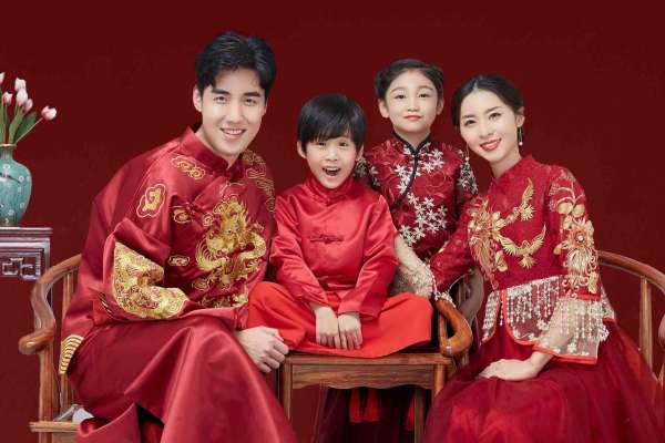 【全家福】·1个主题·1套服装·1张精修·拍摄60分钟