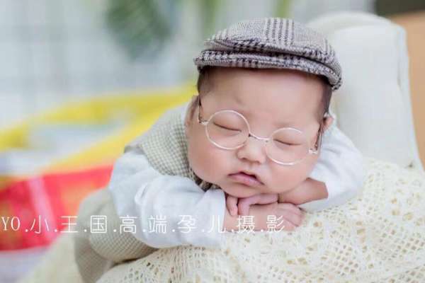 【新生儿】·2个主题·2套服装·8张精修·拍摄60分钟