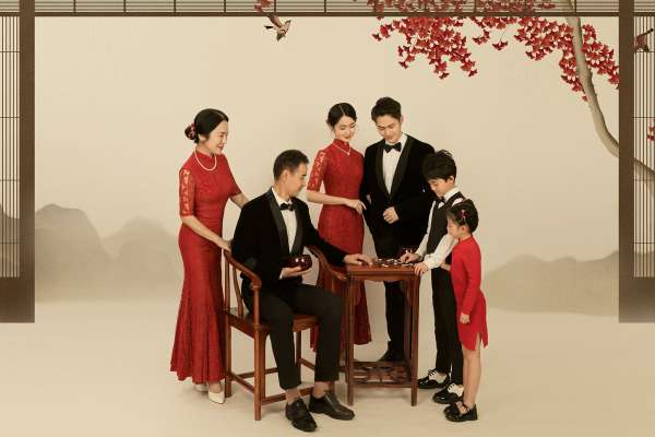 【全家福】·4个主题·27套服装·68张精修·拍摄300分钟