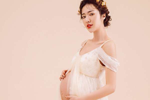 【孕妇照】·2个主题·2套服装·50张精修·拍摄90分钟