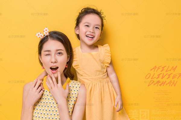 【亲子照】·10个主题·3套服装·15张精修·拍摄120分钟