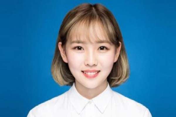 【证件照】·1个主题·0套服装·1张精修·拍摄20分钟