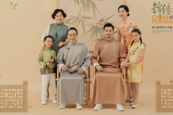 【全家福】·30个主题·1套服装·8张精修·拍摄90分钟