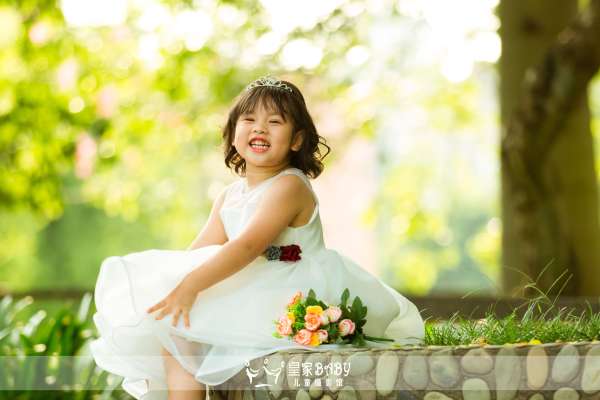 3个主题·3套服装·40张精修·拍摄240分钟