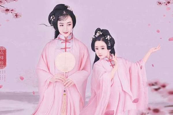 【亲子照】·4个主题·4套服装·18张精修·拍摄240分钟