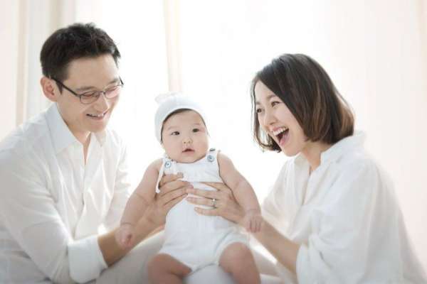 【新生儿】·3个主题·3套服装·26张精修·拍摄120分钟