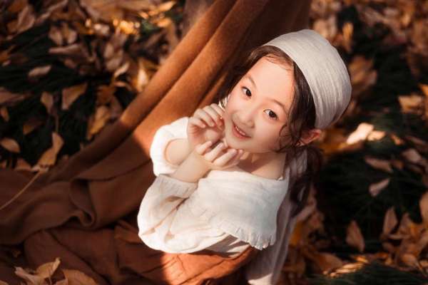 【亲子照】·4个主题·4套服装·26张精修·拍摄120分钟