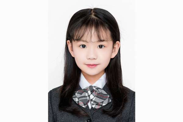 【证件照】·1个主题·1套服装·1张精修·拍摄10分钟