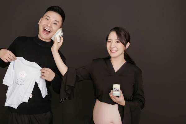 【孕妇照】·3个主题·3套服装·15张精修·拍摄90分钟
