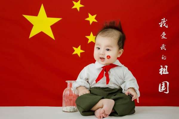 【百天照】·4个主题·3套服装·14张精修·拍摄90分钟