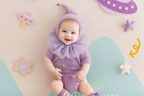 【百天照】·3个主题·3套服装·12张精修·拍摄90分钟
