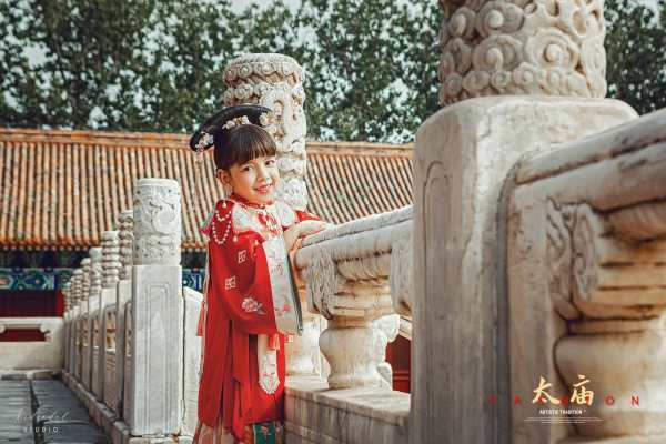 【外景系列】·5个主题·9套服装·50张精修·拍摄120分钟