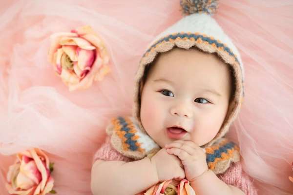 【百天照】·3个主题·3套服装·18张精修·拍摄90分钟