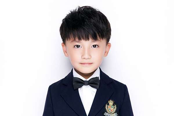 【证件照】·1套服装·1张精修