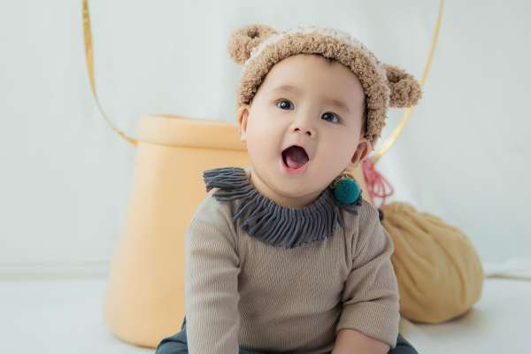 【百天照】·4个主题·6套服装·42张精修·拍摄60分钟