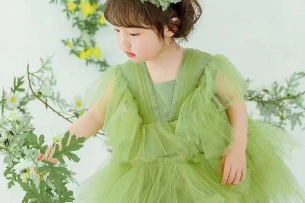【宝宝照】·4个主题·4套服装·26张精修·拍摄120分钟