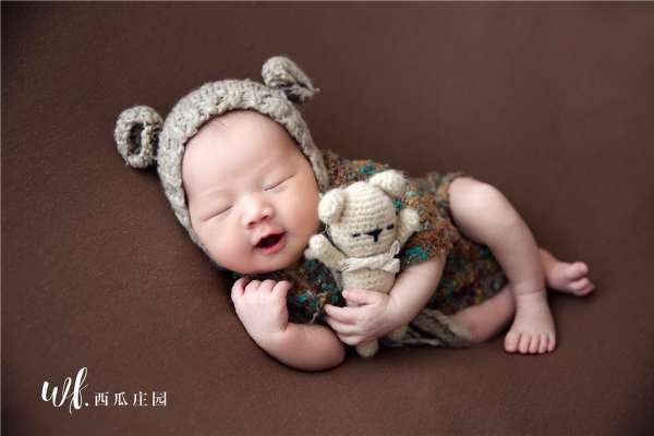 【满月照】·2个主题·2套服装·30张精修·拍摄120分钟