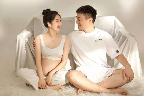 【孕妇照】·2个主题·2套服装·8张精修·拍摄90分钟