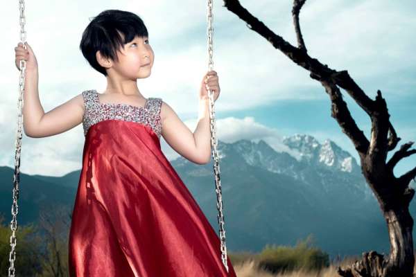 【外景系列】·3个主题·3套服装·20张精修·拍摄90分钟