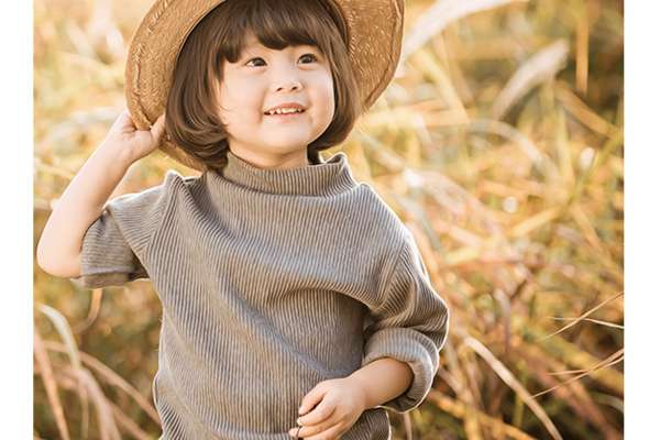 【亲子照】·3个主题·3套服装·20张精修·拍摄120分钟