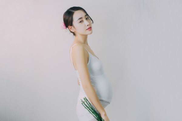 【孕妇照】·2个主题·2套服装·10张精修·拍摄60分钟